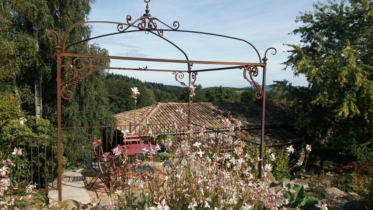 Les Folies De La Serve Ouroux Buitenkant foto